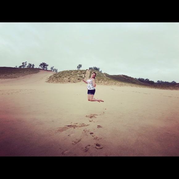 Meet your Posher, Ashlee - Picture 3 of 5